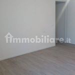 Rent 4 bedroom apartment of 70 m² in Lugo