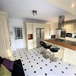 Rent 6 bedroom house in Trafford