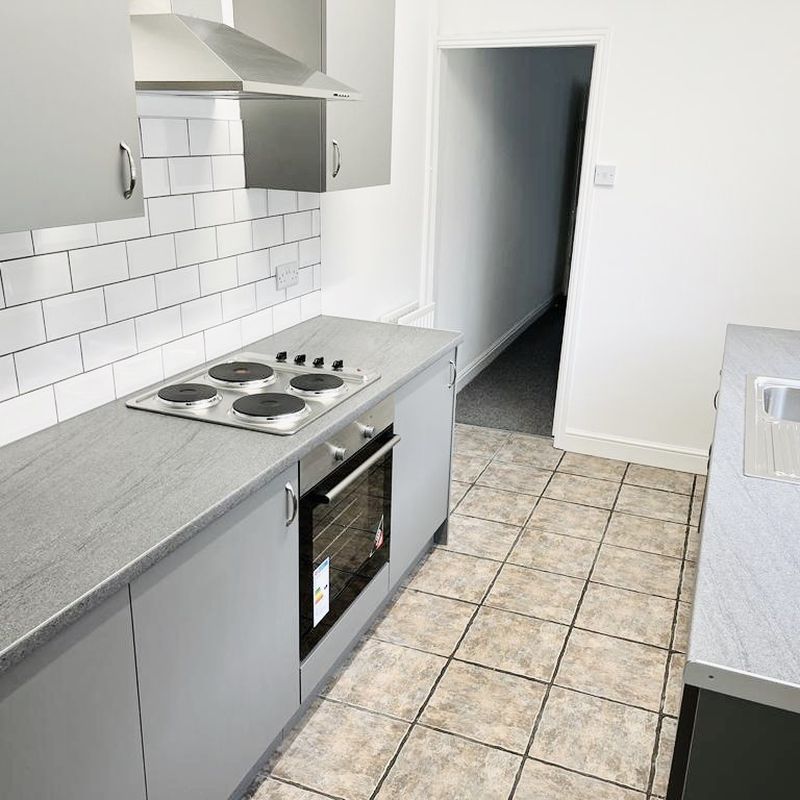 3 room house to let in Stoke-on-Trent Joiner's Square