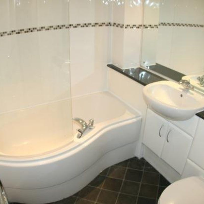 2 bedroom property to let in Frappell Court, Warrington - £800 pcm