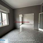 Affitto 4 camera appartamento di 170 m² in Roma