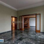 Rent 5 bedroom apartment of 187 m² in Roma