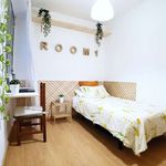 Rent a room of 75 m² in Madrid