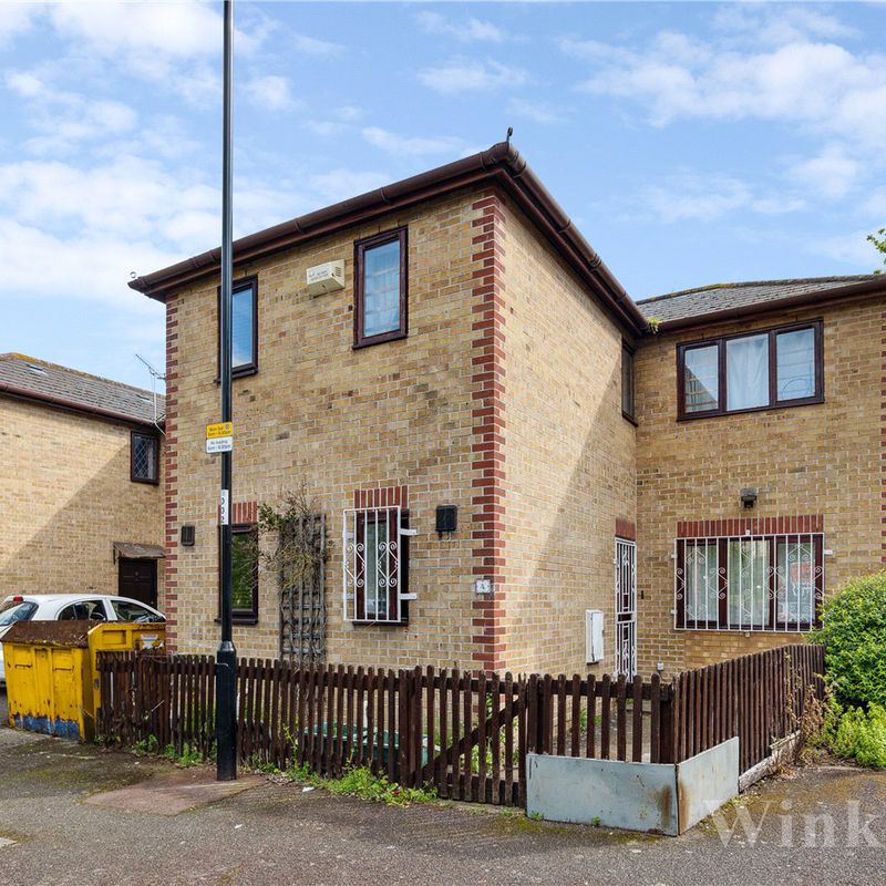 house for rent at Exeter Way, London, SE14, England New Cross