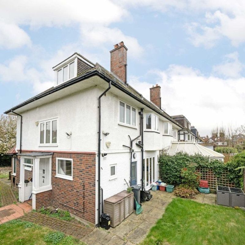 house for rent in Chesterfield Road Chiswick, W4 Gunnersbury