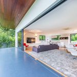 Rent 4 bedroom house of 2500 m² in Linkebeek