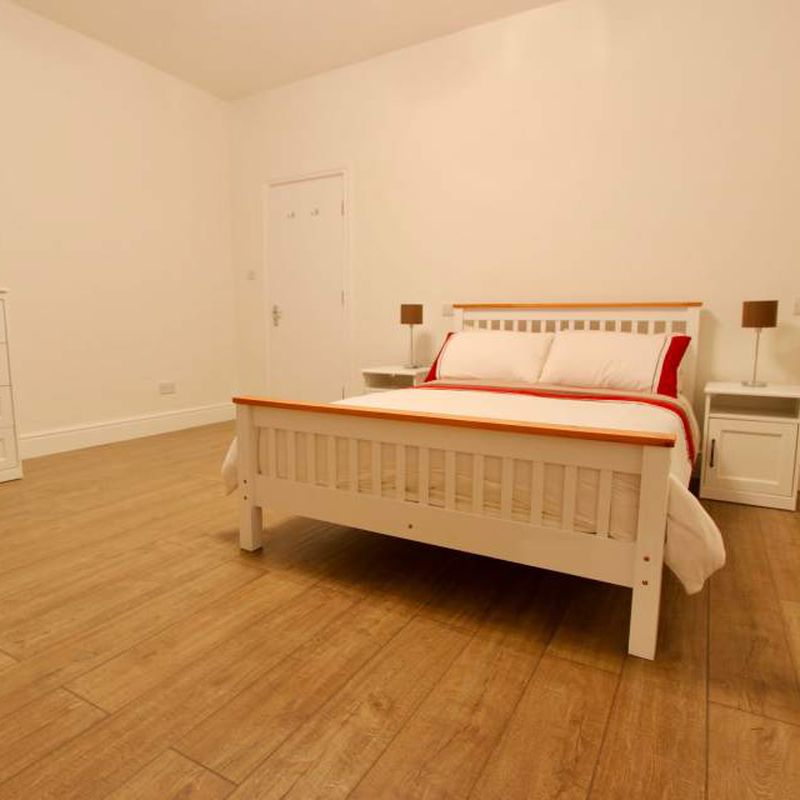 4 BEDROOM, 2 BATHROOM HOUSE. Available Mid February. Wood Green Bounds Green N22 N11 Arnos Grove