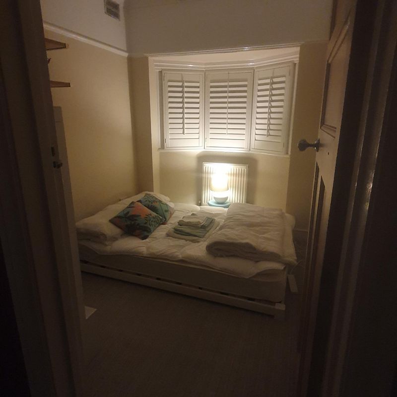 Comfy double bedroom near the Bounds Green tube (Has a Room)