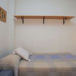 Rent a room of 100 m² in Sevilla