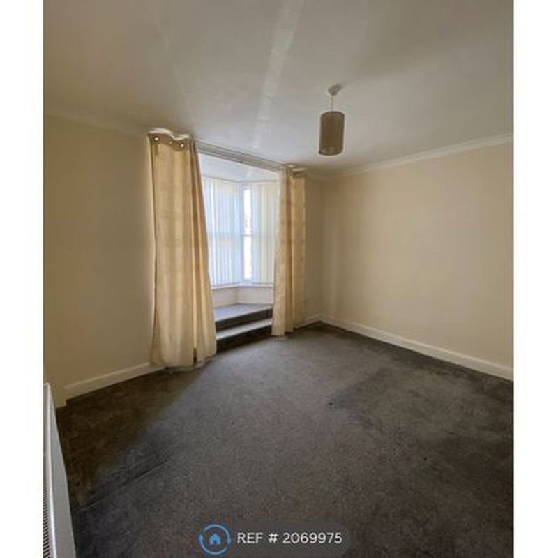 Flat to rent in Main Road, Ffynnongroyw, Holywell CH8