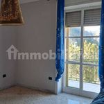 Affitto 5 camera appartamento di 105 m² in Salerno