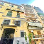 Affitto 6 camera appartamento di 210 m² in Napoli