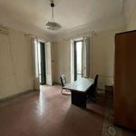 Affitto 5 camera appartamento di 180 m² in Napoli