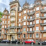 Rent 5 bedroom apartment of 141 m² in London