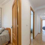 Rent a room of 101 m² in Valencia