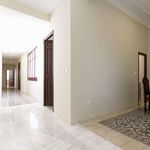 Rent a room of 300 m² in Granada