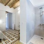 Rent a room of 93 m² in Valencia