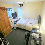 6 bedroom student apartment in Leeds