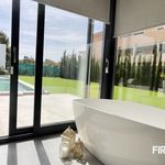 Rent 4 bedroom house of 300 m² in Calvià