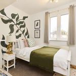 Rent 4 bedroom apartment in Enfield