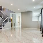 Rent 3 bedroom apartment of 280 m² in Irvine
