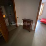 Affitto 4 camera appartamento di 50 m² in Adria