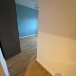 Rent 4 bedroom apartment of 85 m² in Décines-Charpieu