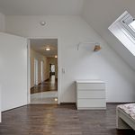 Rent a room of 111 m² in Stuttgart