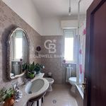 Affitto 5 camera appartamento di 110 m² in Bari