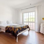 Rent 5 bedroom apartment of 135 m² in União das Freguesias de Charneca de Caparica e Sobreda
