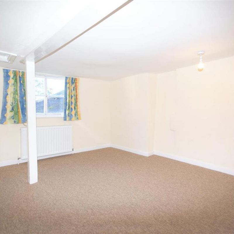 Fore Street,Cullompton,Devon, 2 bed flat to rent - £750 pcm (£173 pw)