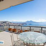 Affitto 6 camera appartamento di 265 m² in Napoli