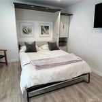 Rent 1 bedroom apartment of 39 m² in Newport Beach