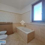 Affitto 3 camera appartamento di 107 m² in Roma