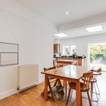 Rent 4 bedroom house of 131 m² in London
