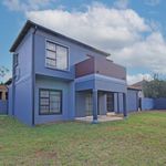 Rent 3 bedroom house of 791 m² in Johannesburg