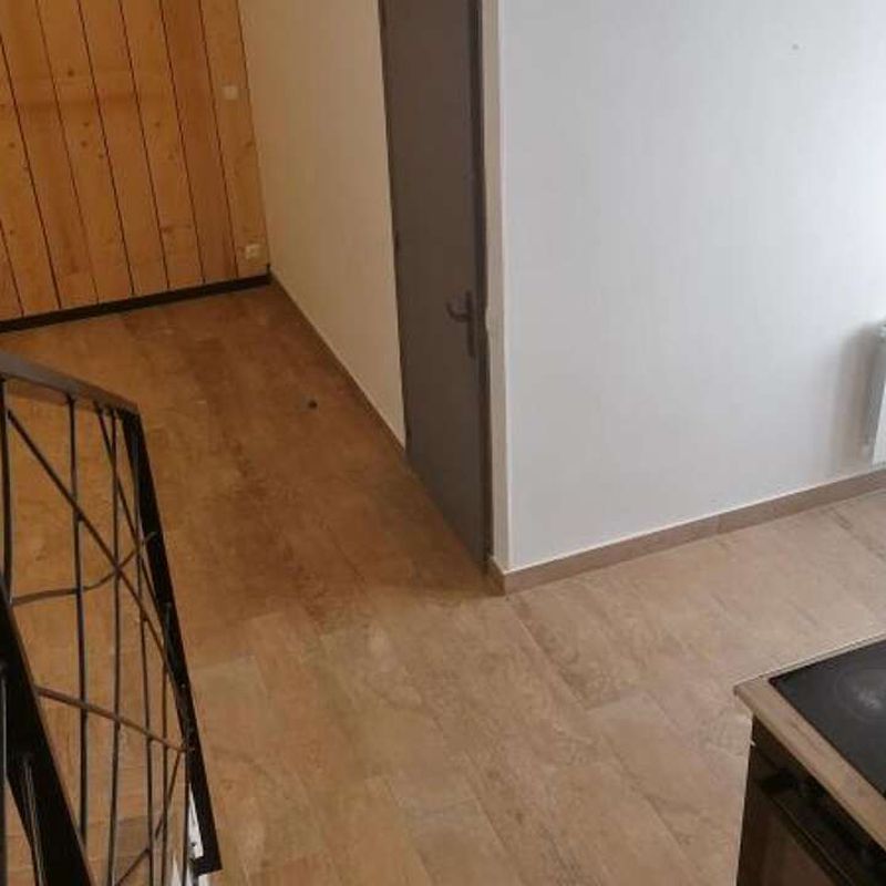 Location appartement 3 pièces 48 m² Apt (84400)