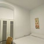 Rent a room of 80 m² in Sevilla