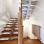 Pronajměte si 6 ložnic/e dům o rozloze 203 m² v Praha
