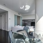 Appartement de 850 m² avec 2 chambre(s) en location à Vancouver