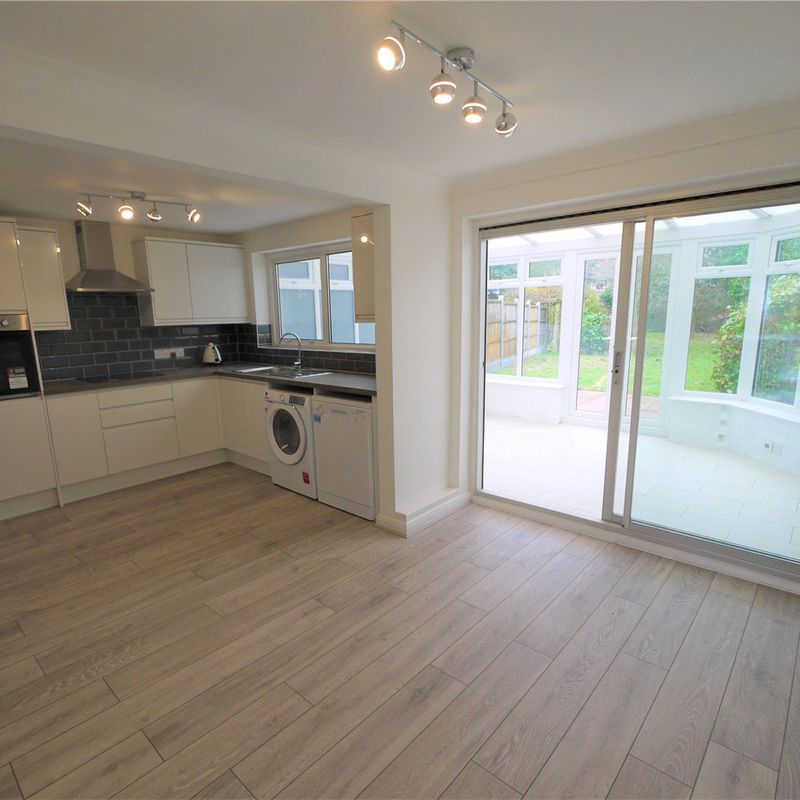 3 bedroom property to let in Tomlyns Lane, Brentwood, CM131PU - £1600 pcm | Balgores Hutton