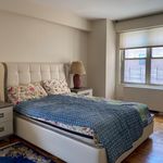 Rent 2 bedroom apartment of 76 m² in Queens