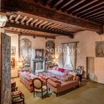 Rent 5 bedroom apartment of 160 m² in Lucca