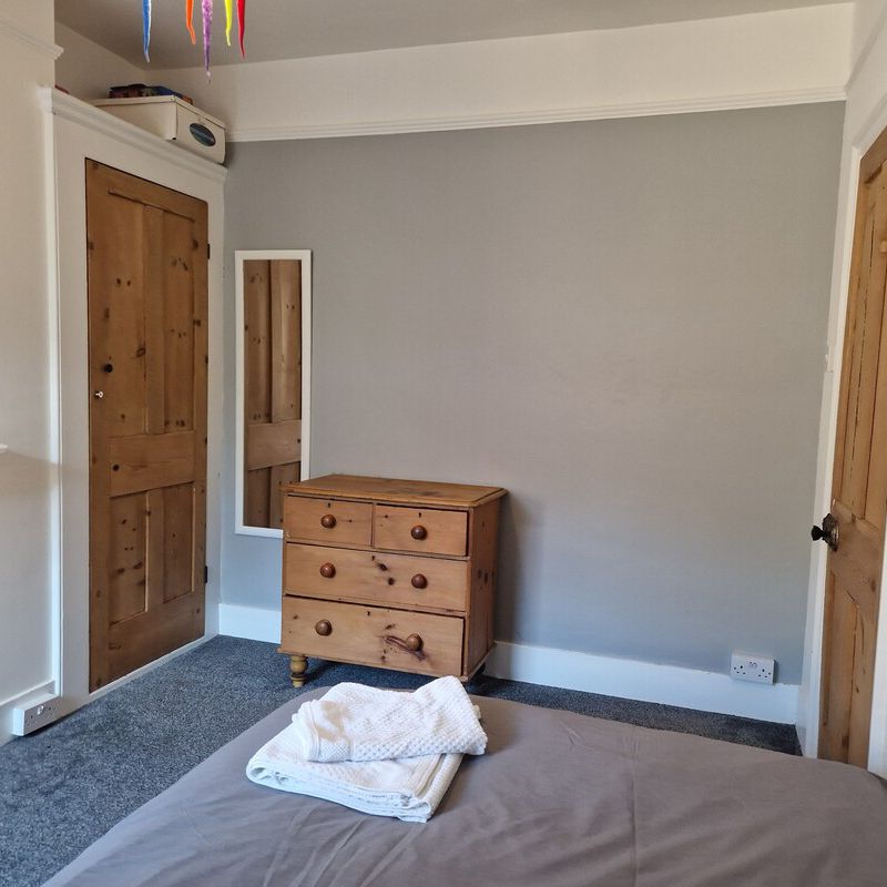 Double room in family home (Has a House)