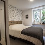 Rent 1 bedroom apartment of 200 m² in Paris