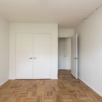 Rent 1 bedroom apartment of 50 m² in Toronto