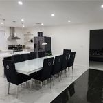 Rent 3 bedroom apartment of 154 m² in Sherman Oaks