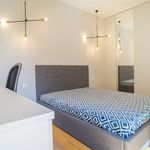 Wynajmij 2 sypialnię apartament z 55 m² w Łódź