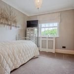Rent 5 bedroom house of 274 m² in Waltham Cross