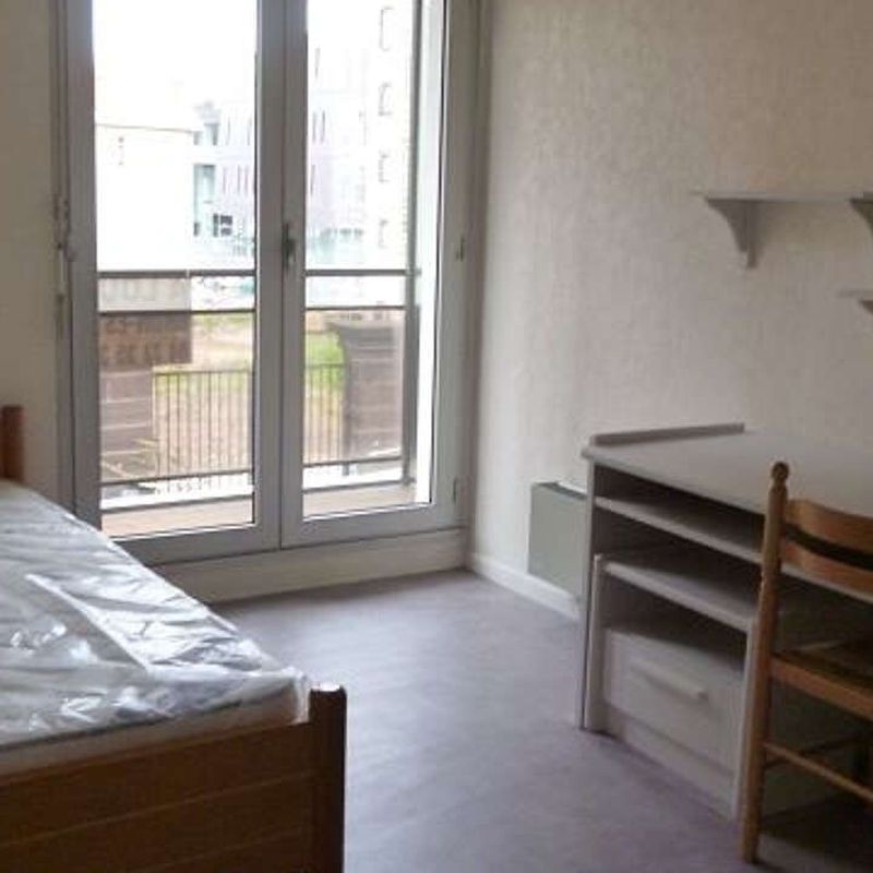 Location appartement 1 pièce 17 m² Clermont-Ferrand (63000)